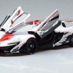 McLaren P1 GTR Højglans Hvid Med Røde Striber AUTOart 1:18 - image 2 of 7