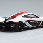 McLaren P1 GTR Højglans Hvid Med Røde Striber AUTOart 1:18 - image 3 of 7