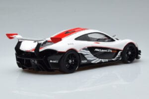McLaren P1 GTR Højglans Hvid Med Røde Striber AUTOart 1:18 81541 Komposit — billede 3 af 7