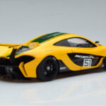 McLaren P1 GTR Gul Med Grønne Striber AUTOart 1:18 - image 3 of 7