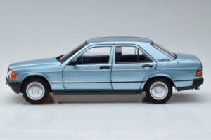 Mercedes 190E W201 Lyseblå Norev 1:18 183828 Metal — billede 4 af 7