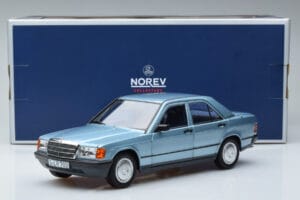 Mercedes 190E W201 Lyseblå Norev 1:18 183828 Metal — billede 7 af 7