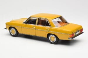 Mercedes 200/8 W115 Sahara Gul Norev 1:18 183771 Metal — billede 7 af 8
