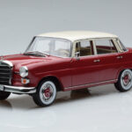 Mercedes 200 W110 Rød Norev 1:18