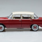 Mercedes 200 W110 Rød Norev 1:18 - image 5 of 7
