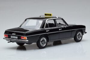 Mercedes 200 W115 Taxi Norev 1:18 183776 Metal — billede 3 af 7