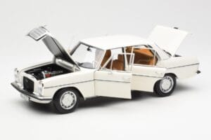 Mercedes 200 W115 Hvid Norev 1:18 183770 Metal — billede 2 af 8