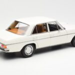 Mercedes 200 W115 Hvid Norev 1:18 183770 - image 3 of 8