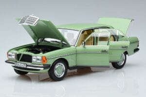 Mercedes 200 W123 Grøn Norev 1:18 183796 Metal — billede 2 af 7