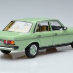 Mercedes 200 W123 Grøn Norev 1:18 183796 Metal - image 3 of 7