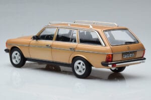 Mercedes 200T S123 AMG Package Beige Norev 1:18 183739 Metal — billede 7 af 9