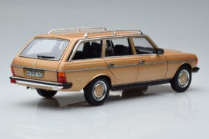 Mercedes 200T S123 Beige Norev 1:18 183738 Metal — billede 3 af 9