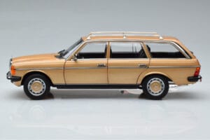 Mercedes 200T S123 Beige Norev 1:18 183738 Metal — billede 5 af 9