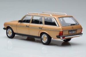 Mercedes 200T S123 Beige Norev 1:18 183738 Metal — billede 7 af 9