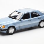 Mercedes 230E W124 Lyseblå Metallic Norev 1:18