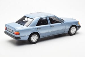 Mercedes 230E W124 Lyseblå Metallic Norev 1:18 183945 Metal — billede 3 af 8