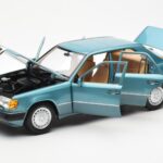 Mercedes 230E W124 Beryl Metallic Forhandler Edition Norev 1:18 B66040698 - image 2 of 8