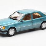Mercedes 230E W124 Beryl Metallic Forhandler Edition Norev 1:18 B66040698