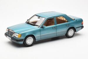 Mercedes 230E W124 Beryl Metallic Forhandler Edition Norev 1:18 B66040698
