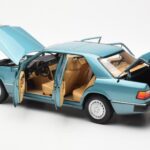 Mercedes 230E W124 Beryl Metallic Forhandler Edition Norev 1:18 B66040698 - image 5 of 8
