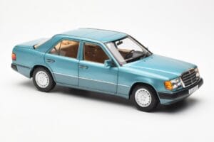 Mercedes 230E W124 Beryl Metallic Forhandler Edition Norev 1:18 B66040698 Metal — billede 6 af 8
