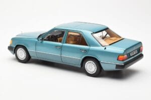 Mercedes 230E W124 Beryl Metallic Forhandler Edition Norev 1:18 B66040698 Metal — billede 7 af 8