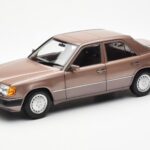 Mercedes 230E W124 Rosewood Metallic Forhandler Edition Norev 1:18 B66040697