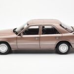 Mercedes 230E W124 Rosewood Metallic Forhandler Edition Norev 1:18 B66040697 - image 4 of 8