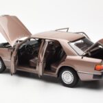 Mercedes 230E W124 Rosewood Metallic Forhandler Edition Norev 1:18 B66040697 - image 5 of 8