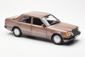 Mercedes 230E W124 Rosewood Metallic Forhandler Edition Norev 1:18 B66040697 Metal — billede 6 af 8
