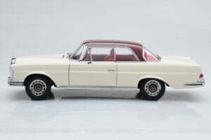 Mercedes 280 SE W108 Hvid AUTOart 1:18 76287 Metal — billede 5 af 8