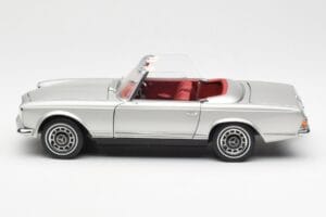 Mercedes 280 SL W113 Pagoda Sølv Schuco 1:18 450035000 Metal — billede 4 af 8