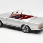 Mercedes 280 SL W113 Pagoda Sølv Schuco 1:18 450035000 - image 7 of 8