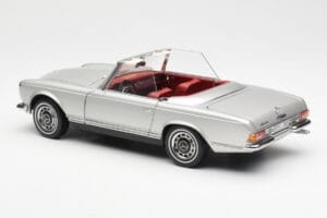 Mercedes 280 SL W113 Pagoda Sølv Schuco 1:18 450035000 Metal — billede 7 af 8