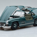 Mercedes 300 SL W198 Gullwing Grøn Norev 1:18 - image 2 of 7