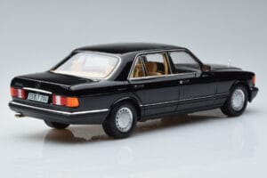 Mercedes 560 SEL W126 Sort Norev 1:18 183793 Metal — billede 3 af 7