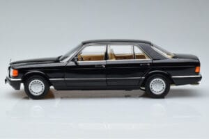 Mercedes 560 SEL W126 Sort Norev 1:18 183793 Metal — billede 4 af 7