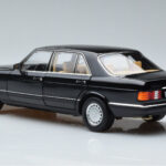 Mercedes 560 SEL W126 Sort Norev 1:18 - image 6 of 7
