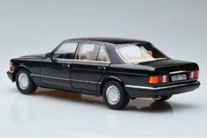 Mercedes 560 SEL W126 Sort Norev 1:18 183793 Metal — billede 6 af 7