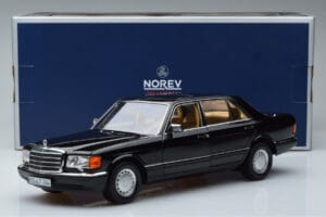 Mercedes 560 SEL W126 Sort Norev 1:18 183793 Metal — billede 7 af 7