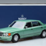 Mercedes 560 SEL W126 Lysegrøn Norev 1:18 - image 7 of 7