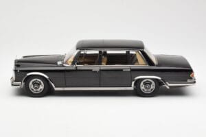 Mercedes 600 SWB W100 Sort KK-Scale 1:18 180601 Metal — billede 3 af 6