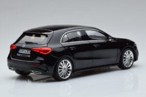 Mercedes A-Class W177 AMG Line Norev 1:18 183861 Metal — billede 3 af 7