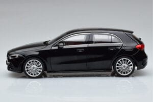 Mercedes A-Class W177 AMG Line Norev 1:18 183861 Metal — billede 4 af 7