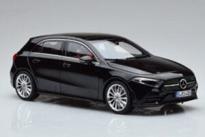 Mercedes A-Class W177 AMG Line Norev 1:18 183861 Metal — billede 5 af 7