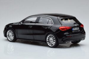 Mercedes A-Class W177 AMG Line Norev 1:18 183861 Metal — billede 6 af 7