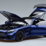 Mercedes AMG GT R C190 Brilliantblå AUTOart 1:18 76334 Metal - image 2 of 7