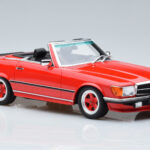 Mercedes AMG SL500 R107 Rød Otto 1:18 - image 4 of 6
