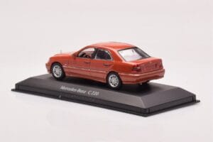 Mercedes C-Class W202 C220 Orange Metallic Dealer Edition Minichamps 1:43 B66005747 Metal — billede 3 af 4