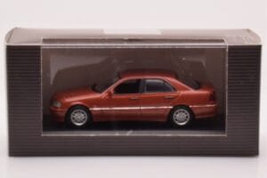 Mercedes C-Class W202 C220 Orange Metallic Dealer Edition Minichamps 1:43 B66005747 Metal — billede 4 af 4